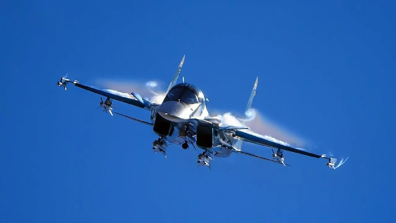 Су-34 ударил авиабомбой по подразделениям ВСУ у Купянска