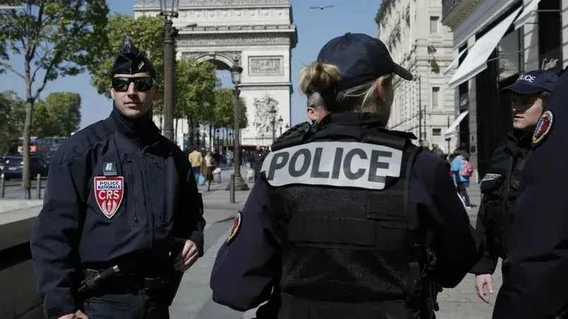 France info: расследовавший коррупционную сделку с Макроном депутат найден мертвым